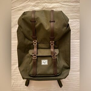 NWOT Herschel Little America Laptop Backpack, Ivy Green/Chicory Coffee, 25.0L